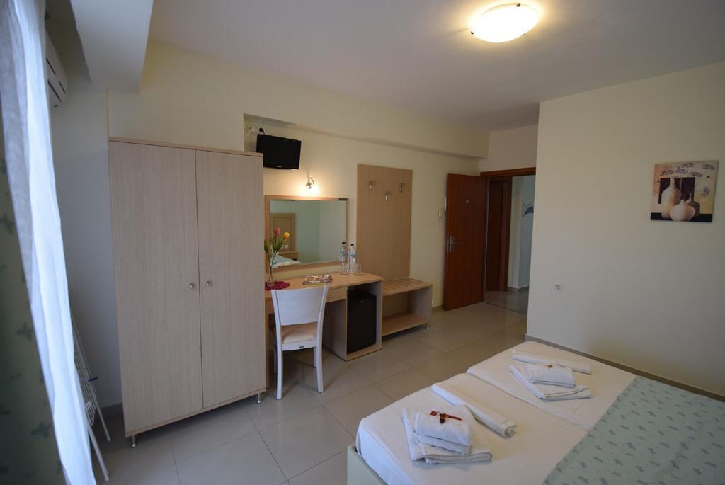 Rainbow Resort Paralía 外观 照片