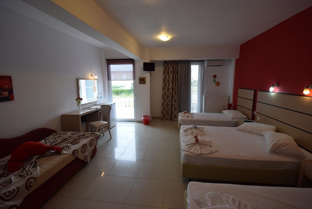 Rainbow Resort Paralía 外观 照片