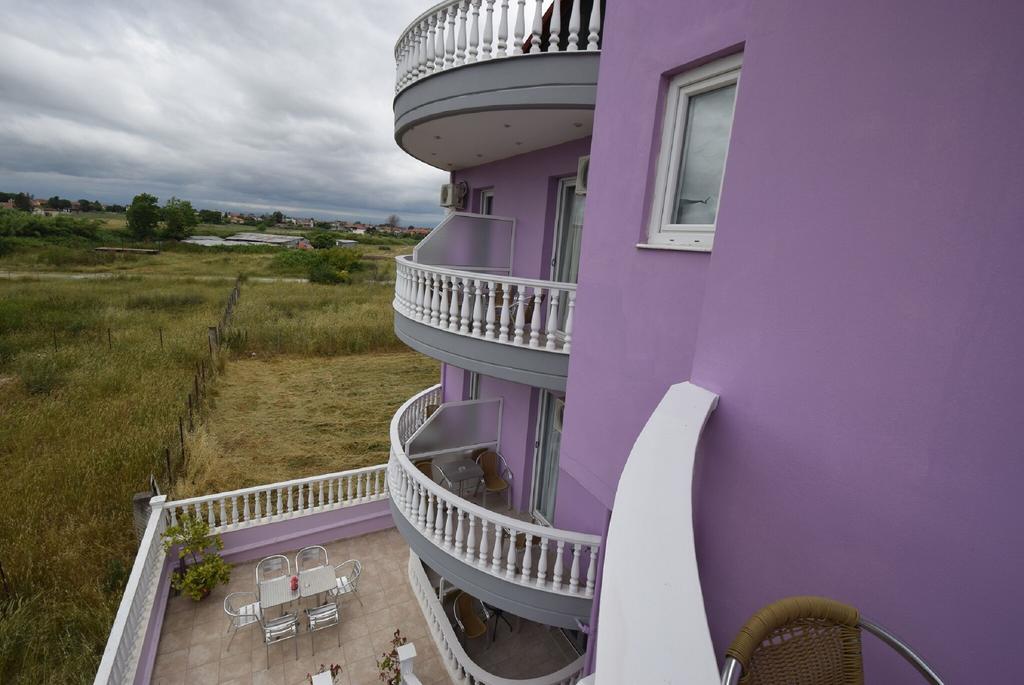 Rainbow Resort Paralía 外观 照片